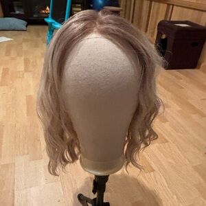 Chelsey Smith Crowns Ash Blonde Wig | Dark Root | Heat Friendly | Lace Cut